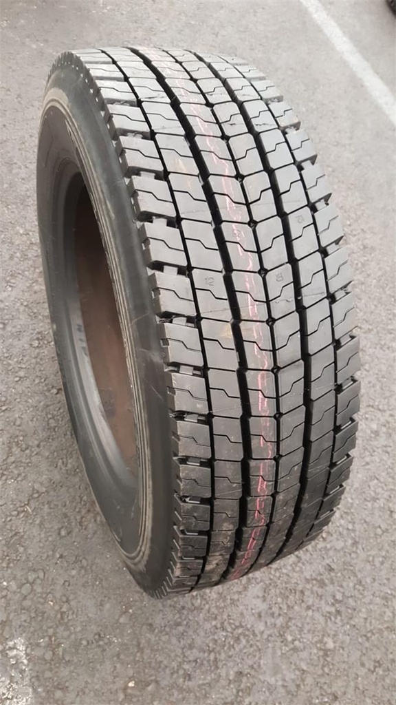 295/80R22.5 KA PINNOITETTU P74 SIS. 1 RUNKO DRIVE