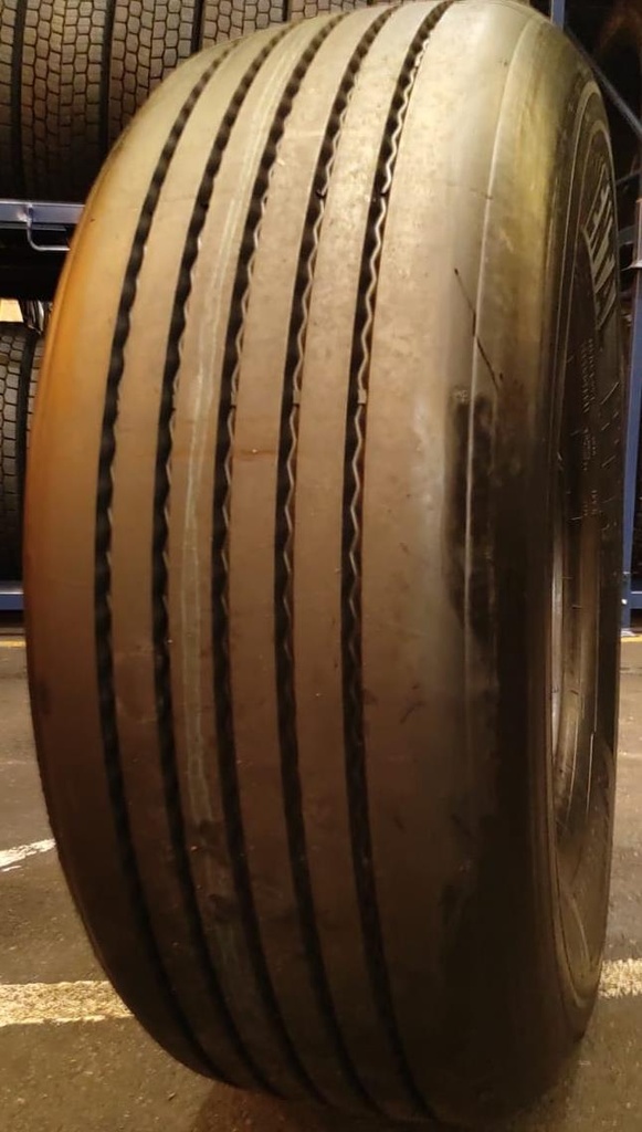 385/55R22.5 KA PINNOITETTU P16 SIS. 1 CONTINENTAL RUNKO XL TRAILER